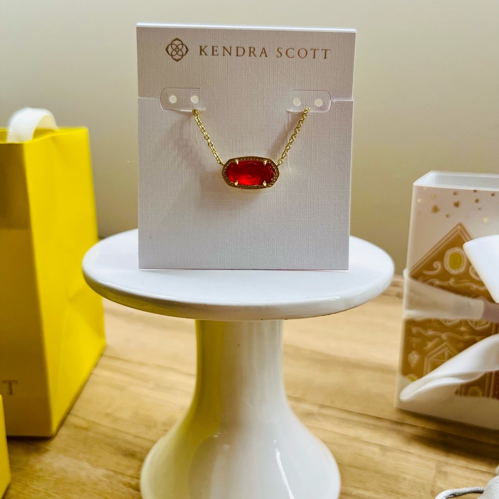 NWT Kendra Scott Elisa Gold Red Illusion Necklace